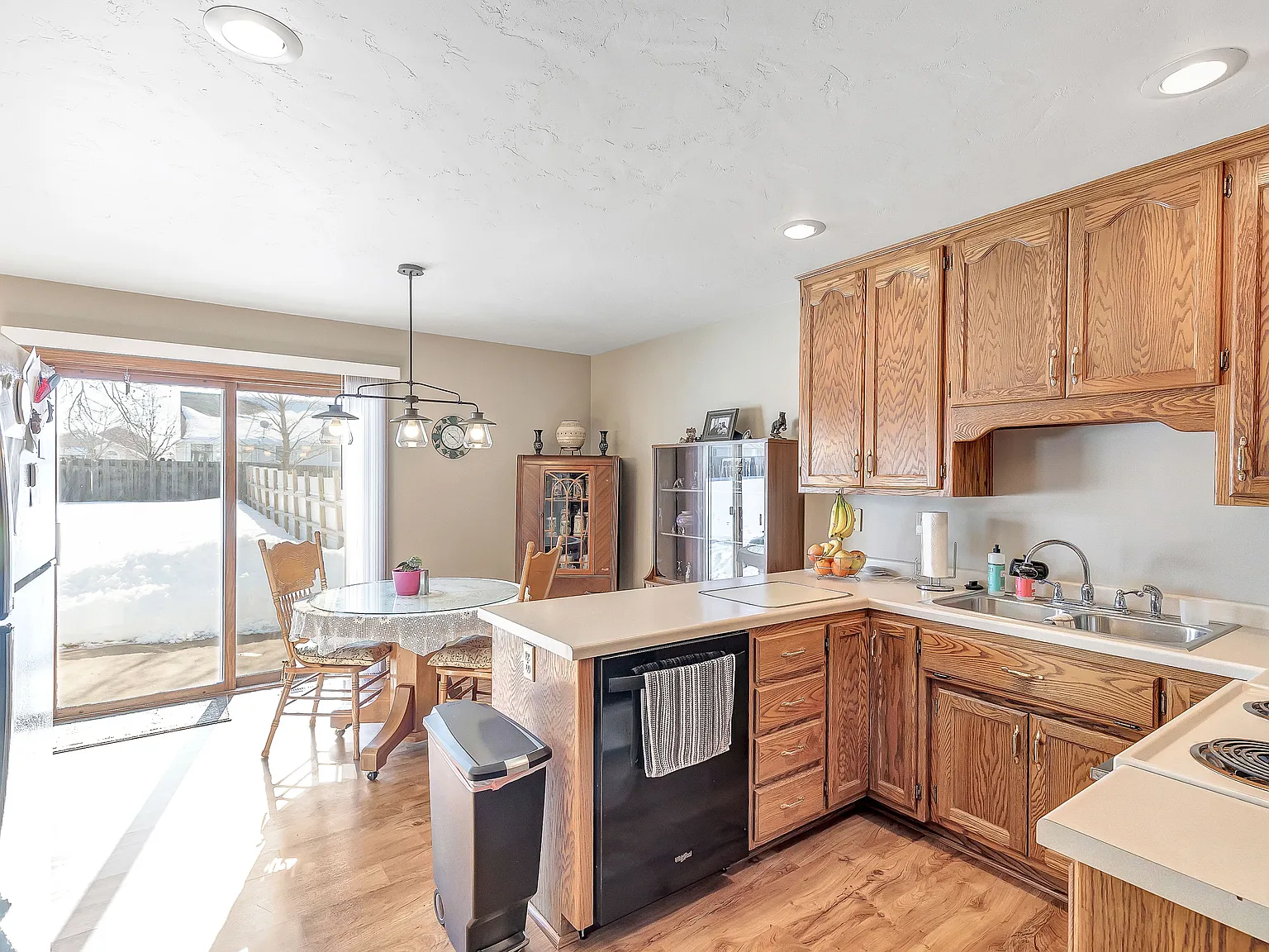 3 bed, 1900 sqft, $1,970 — Photo 3