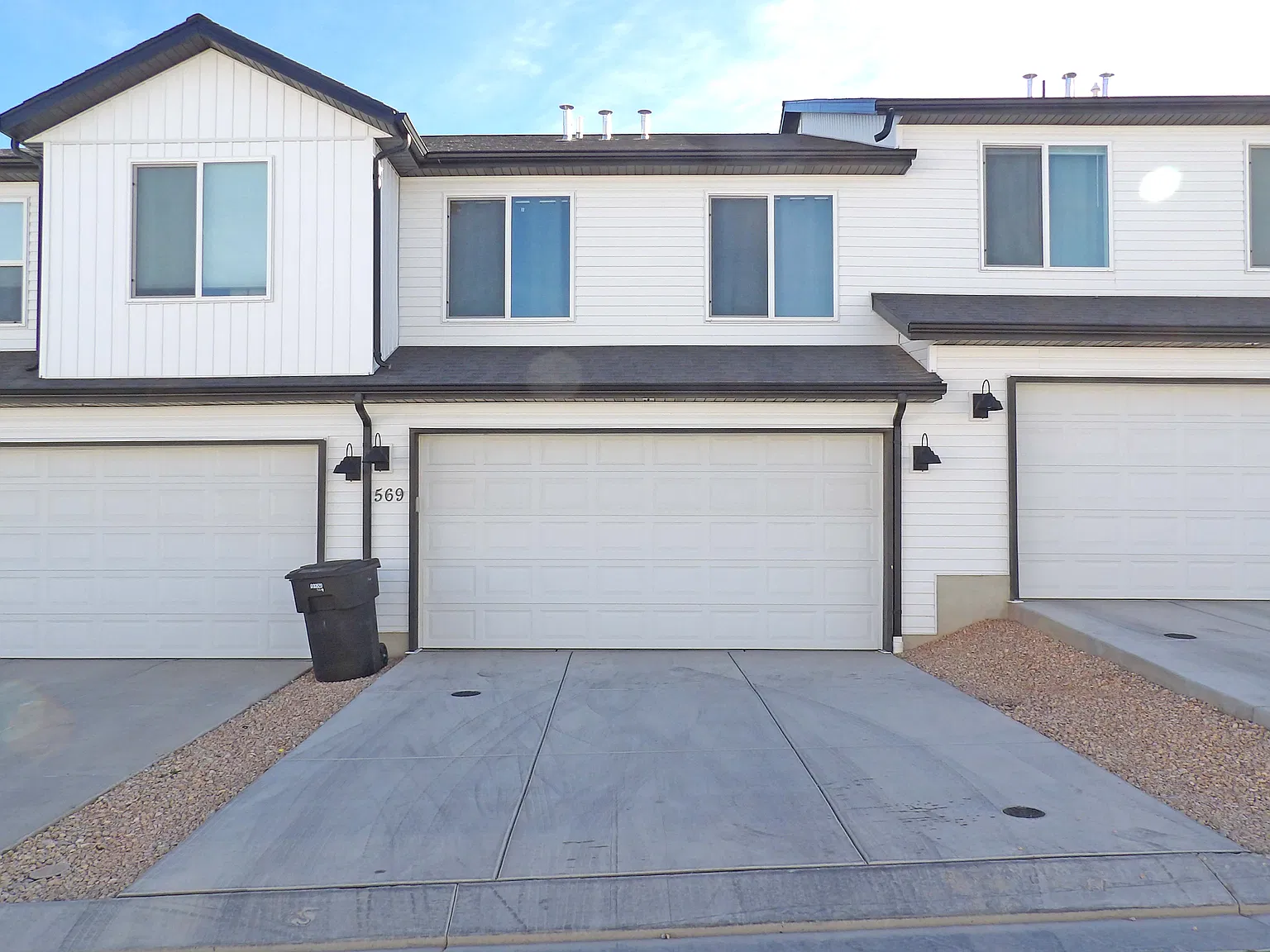 3 bed, 1400 sqft, $1,600 — Photo 2