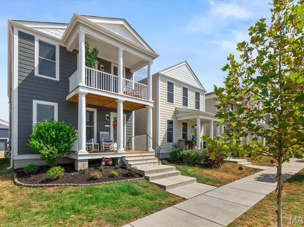 6124 New Town Dr, Saint Charles, MO 63301