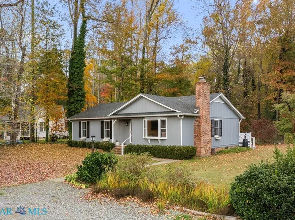 130 Pittmans Dr, Irvington, VA 22480