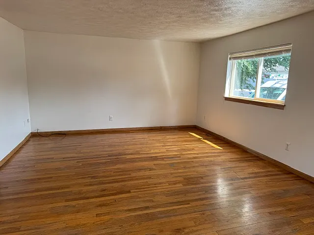 2 bed, 1200 sqft, $1,595 — Photo 4