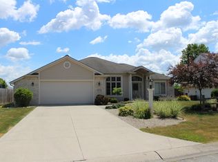 11320 Saint Ives Dr, Fort Wayne, IN 46818