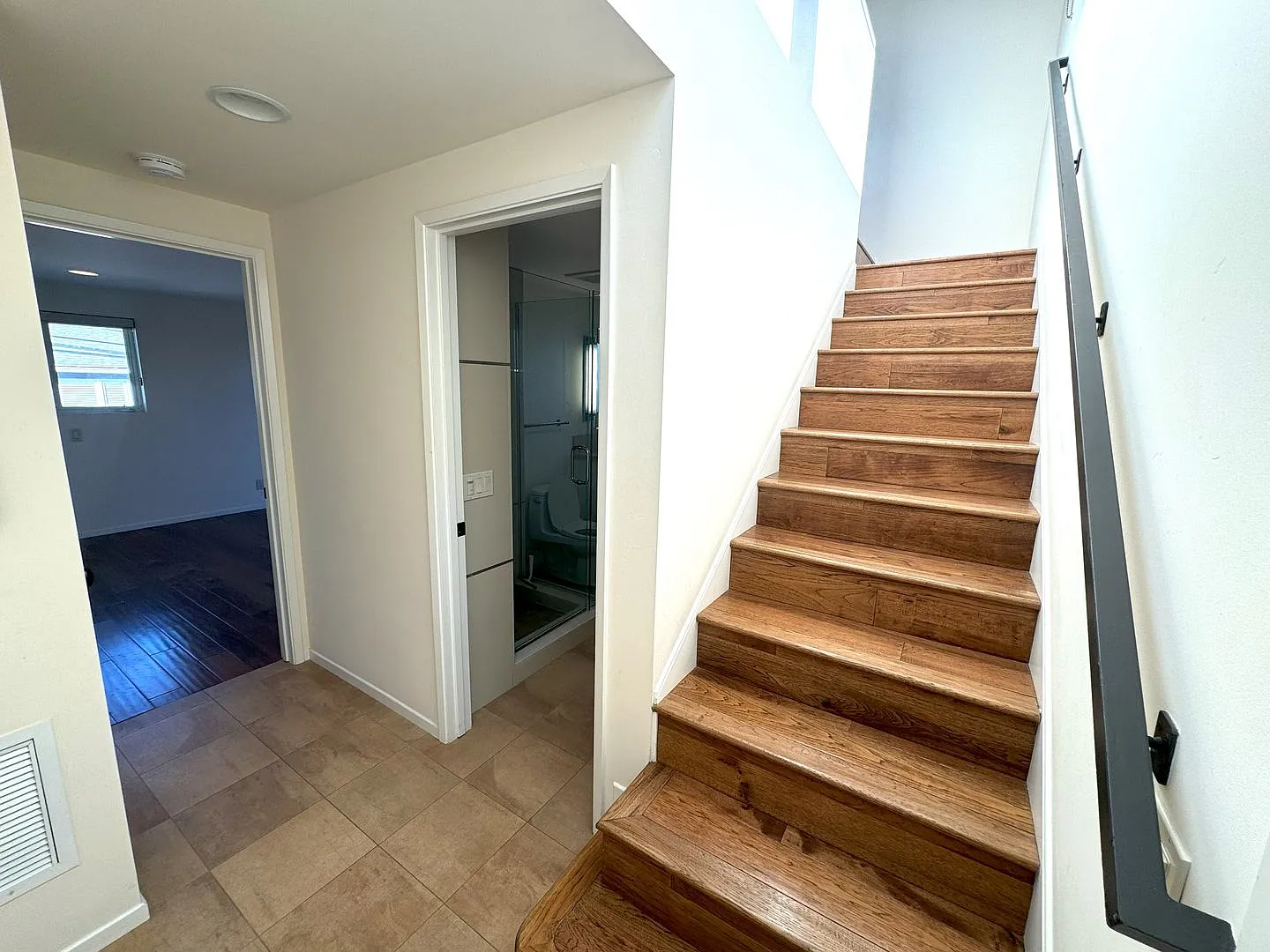 1 bed, 1.0 bath, 754 sqft, $3,950 — Photo 3