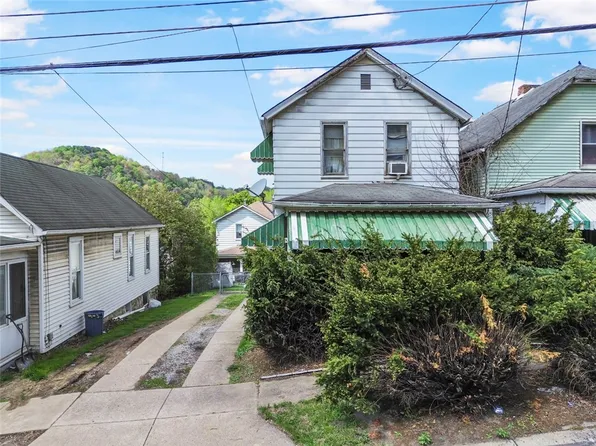 406 1st St, Apollo, PA 15613