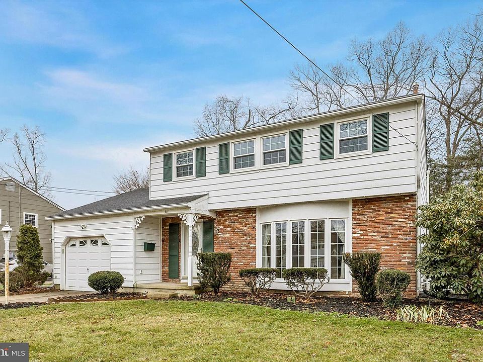 1st image of 34 White Birch Rd