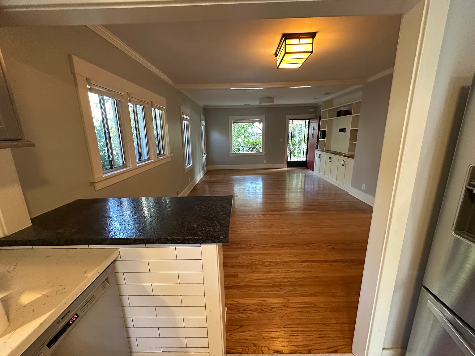 3 bed, 1260 sqft, $4,095 — Photo 3