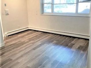 142 Washington St APT 5, Reading, MA 01867