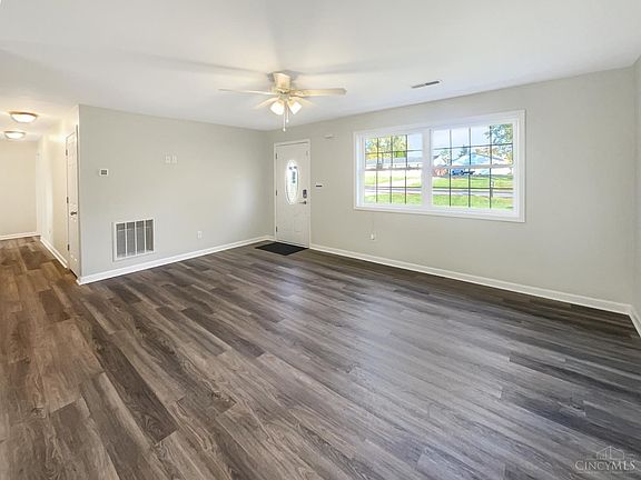 4th image of 1093 Broadview Pl