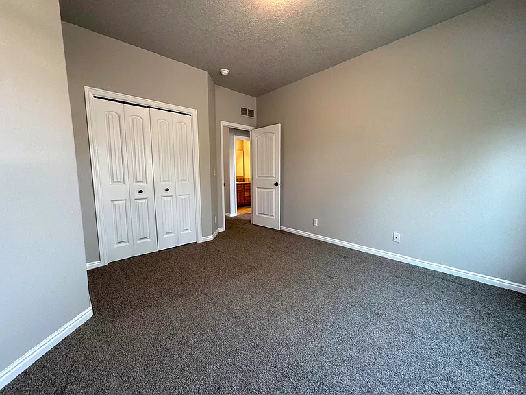 1223 W Cobblefield Ct — Photo 26