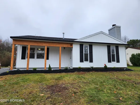 18 Garrison Drive, Tinton Falls, NJ 07753