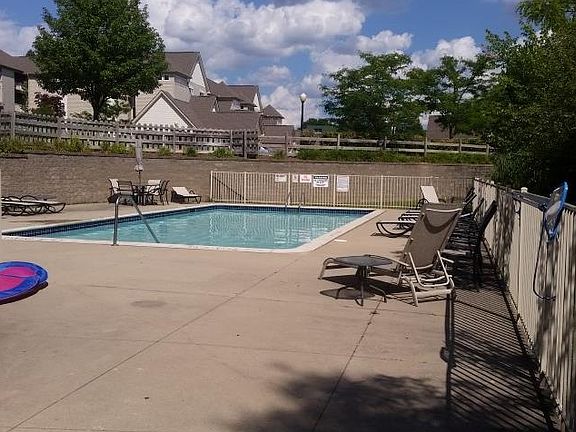 3rd image of 1394 Constance Dr #1