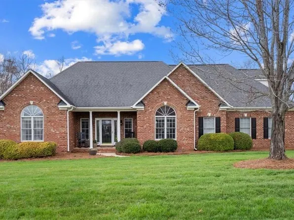 7128 Holly Glen Dr, Stokesdale, NC 27357