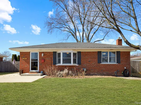 37715 Alper Dr, Sterling Heights, MI 48312