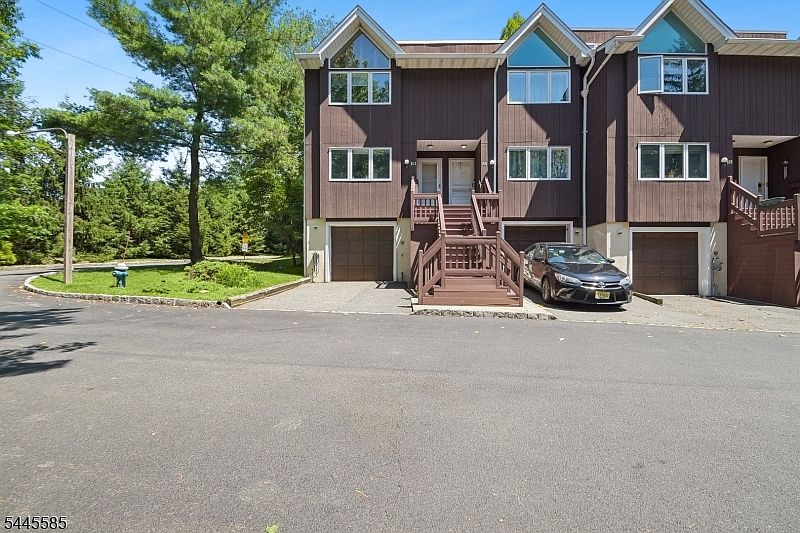 1st image of 167 Marion Dr