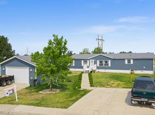 1303 Orchid Ln, Gillette, WY 82716
