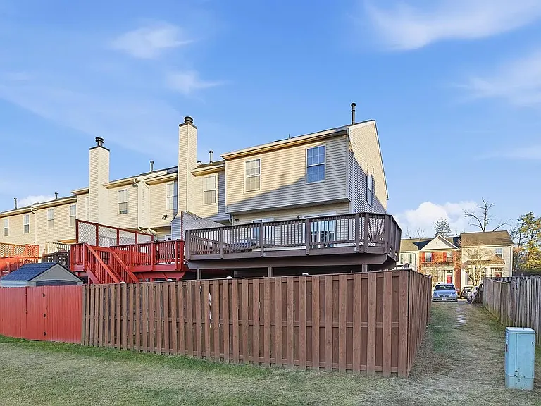 9242 Jessica Dr — Photo 3