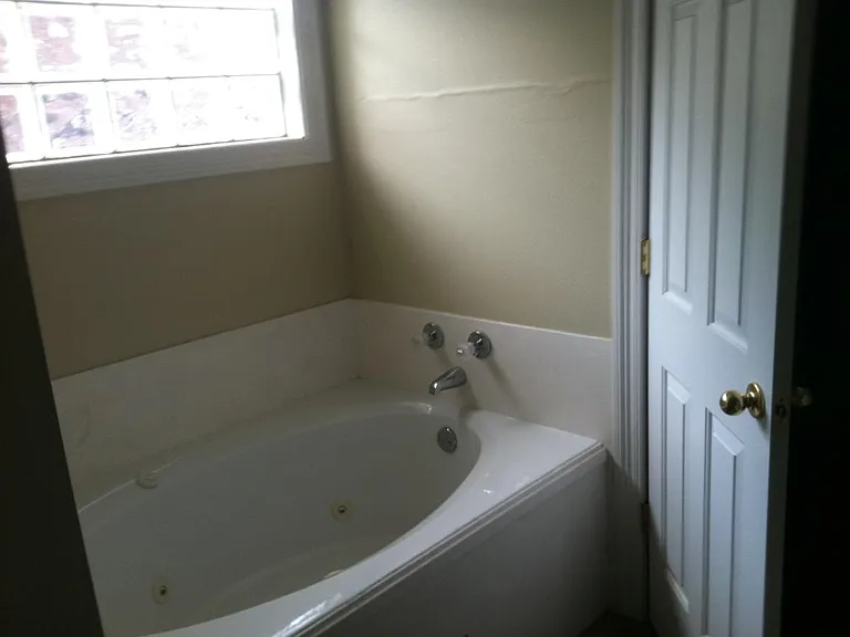 3921 Caspiana Ave — Photo 5