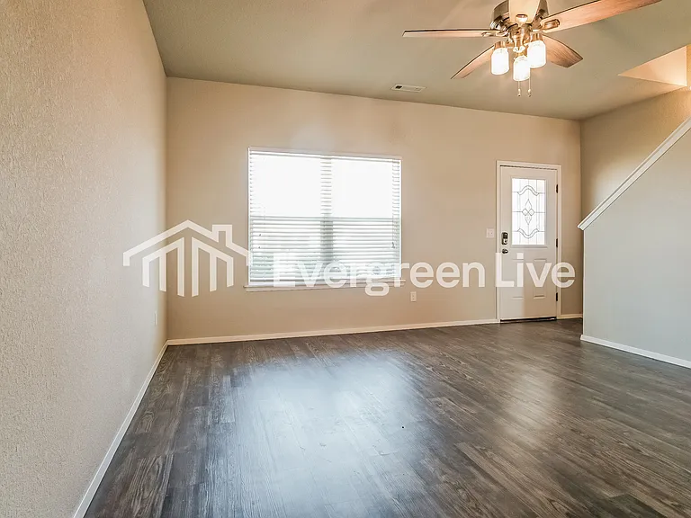 2807 Sebright Ave — Photo 5