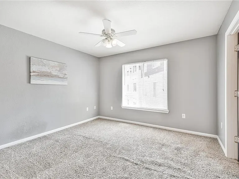 529 SW Parkway #203 — Photo 22
