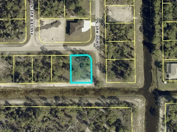 660 Ames St E, Lehigh Acres, FL 33974