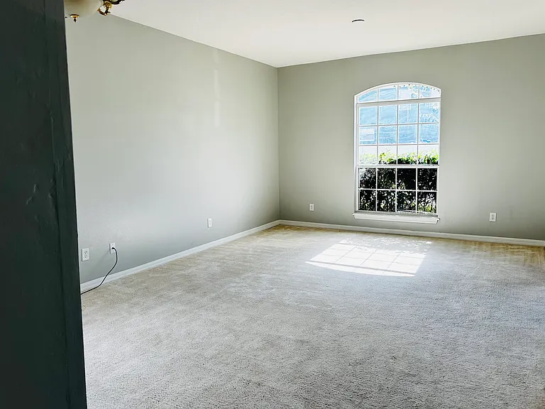 7933 Rex Hill Trl — Photo 3
