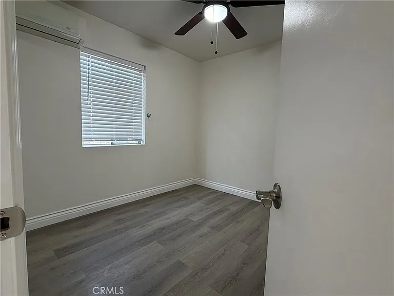 2712 W Hellman Ave — Photo 14