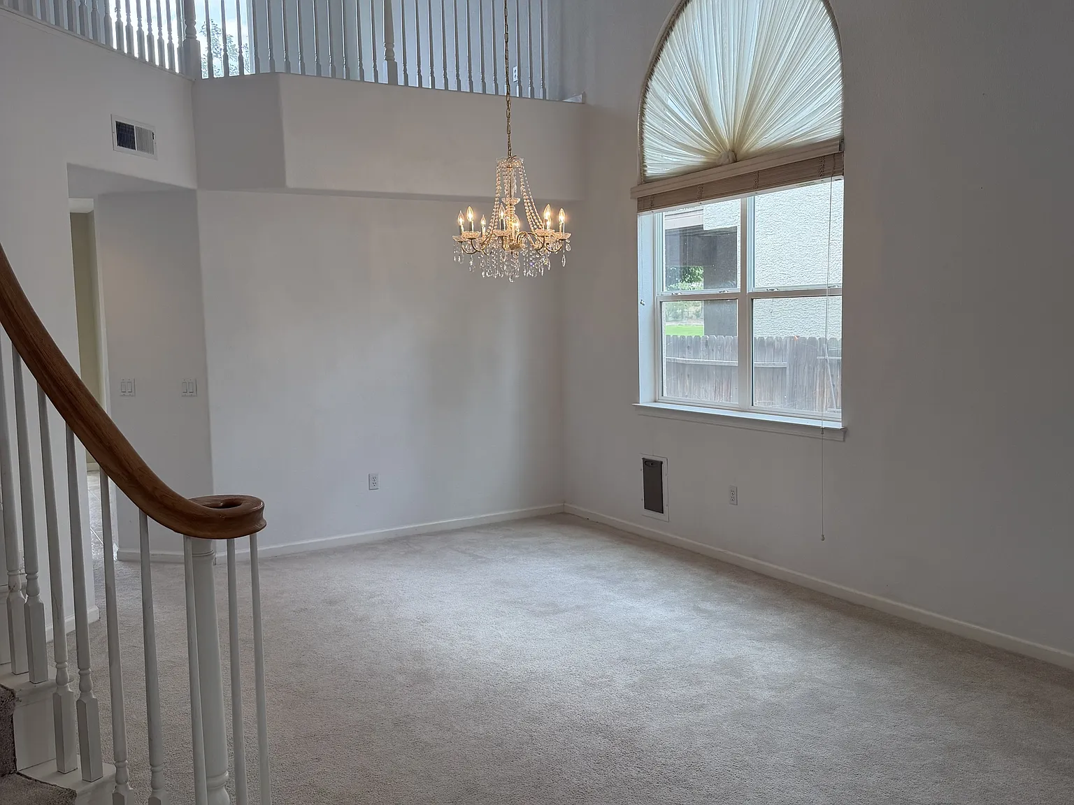 932 Lakeview Drive - 1 — Photo 2