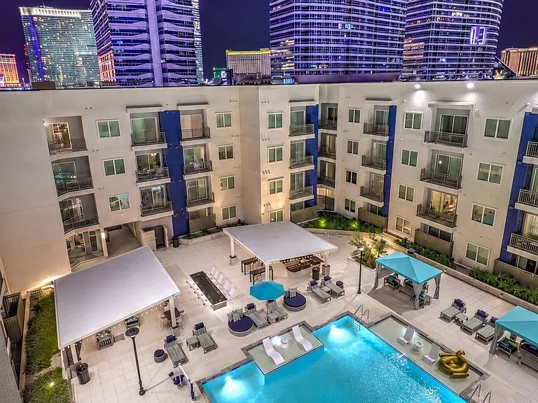 Lura Vegas Apartments — Photo 66