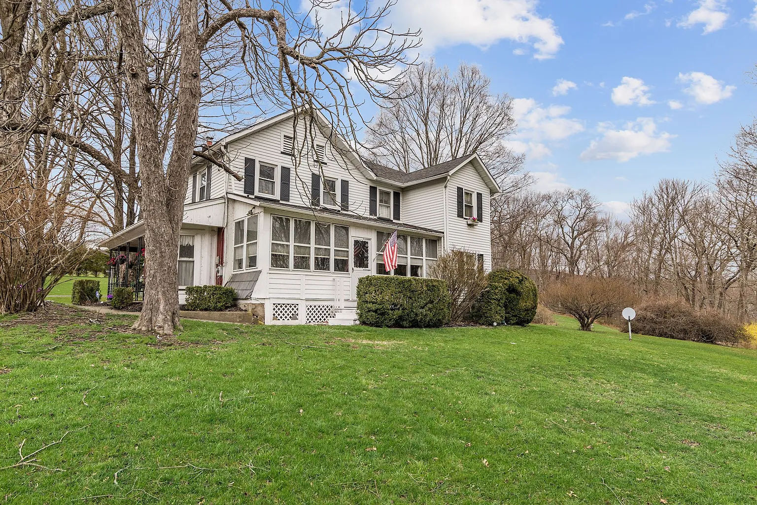 114 Millbrook Rd photo 1
