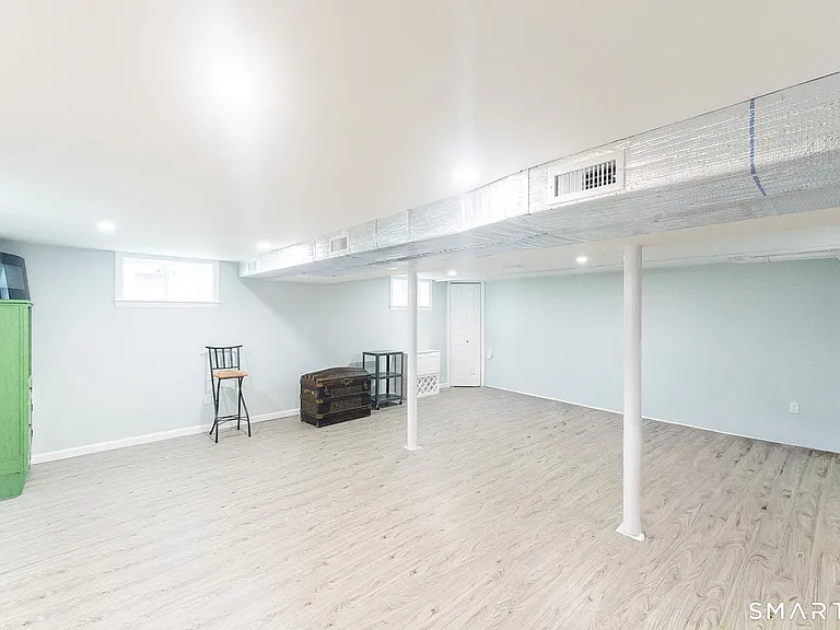 121 Victory St — Photo 17