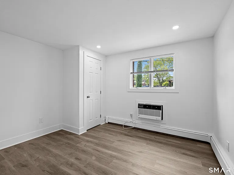 149 Garfield Ave — Photo 10