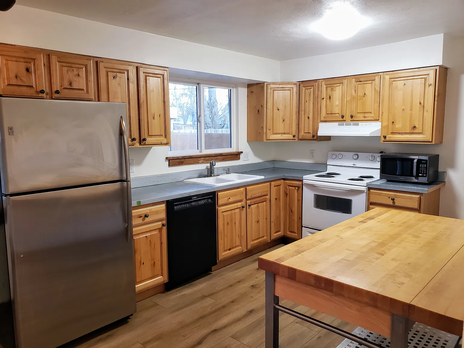 692 N 500 W — Photo 2