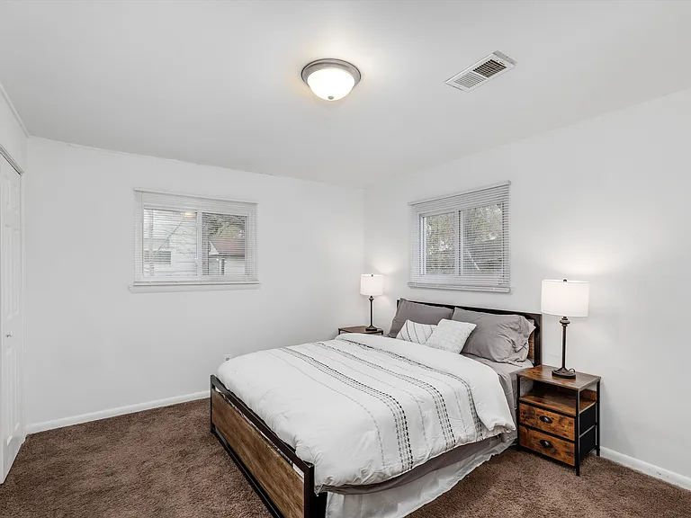 28516 Marshall St — Photo 11