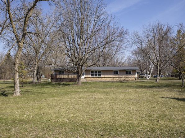 N8365 Parkview Drive, Ixonia, WI 53036