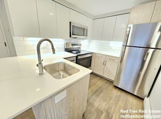 320 Hammond Pond Pkwy APT 103, Chestnut Hill, MA 02467