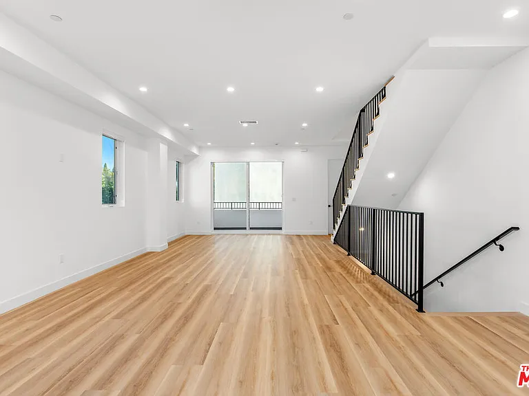 5225 W 20th St #1/4 — Photo 5