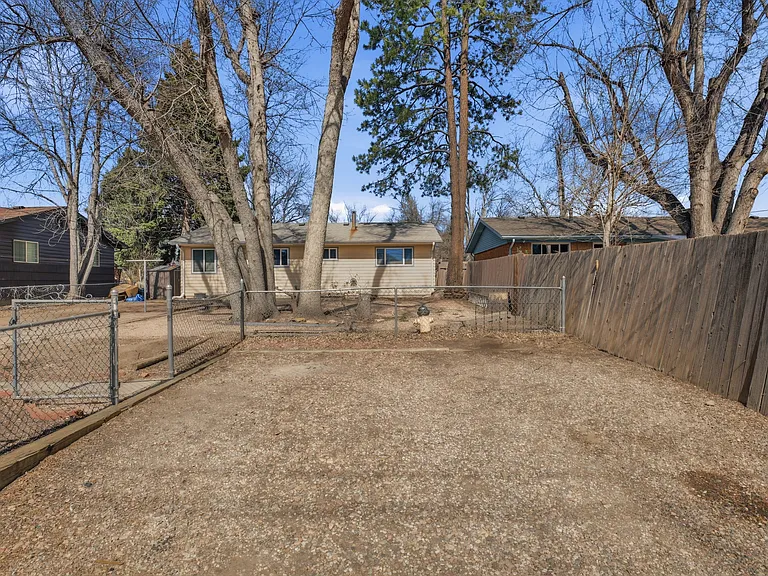 2826 N Institute St — Photo 25