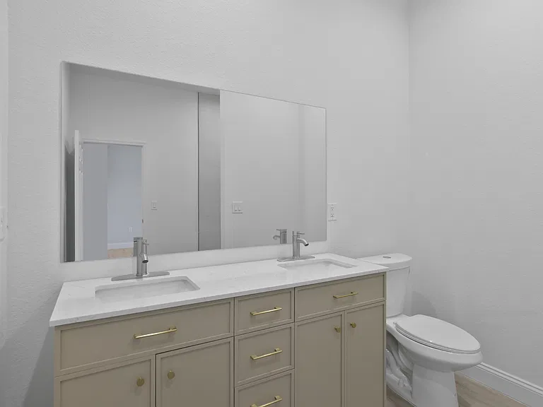 862 Charles Sise St E — Photo 24