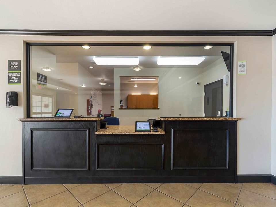 Lobby and Guest Check-in