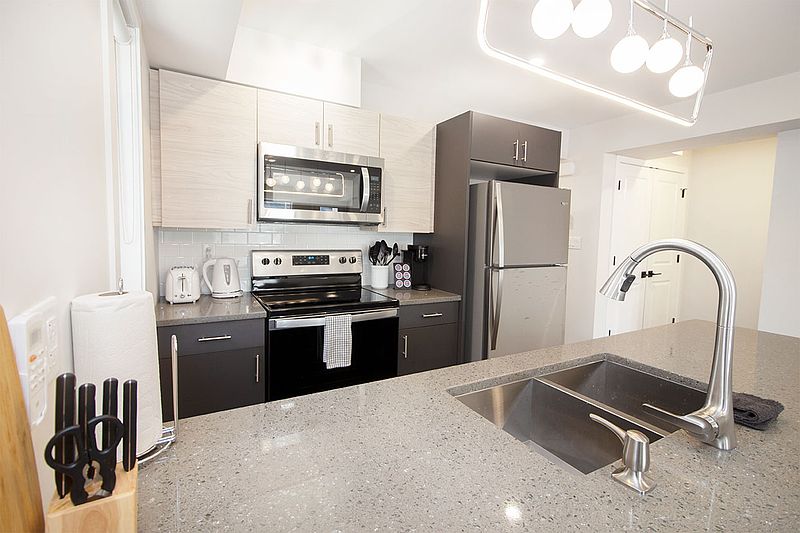 Winnipeg Apartment for rent - 4 Bedrooms — photo 39