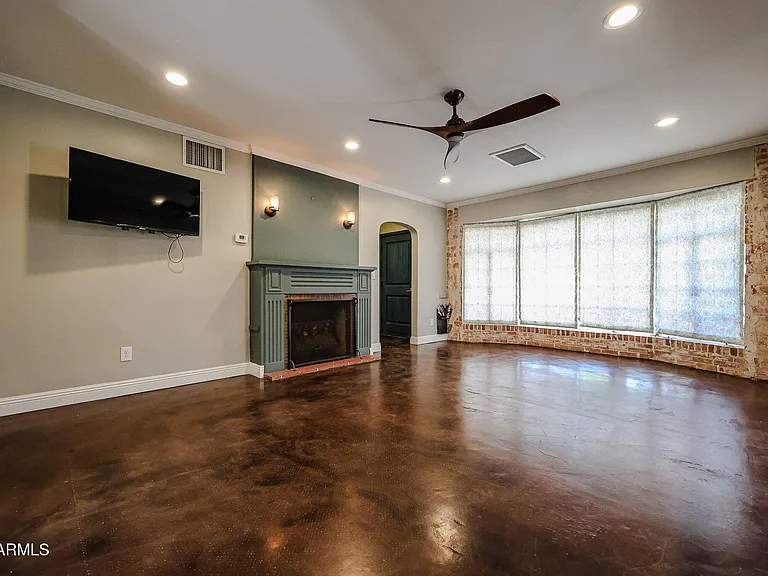 1317 W Holly St — Photo 5
