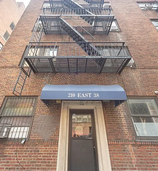 210 E 38th St #3G — Photo 8