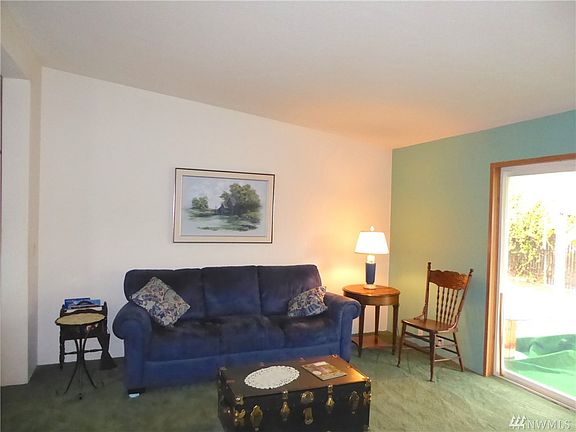 4th image of 900 Fairview Ave #3