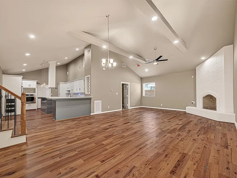 224 N Stiles St — Photo 6