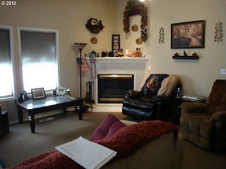 Vaulted Living Room w/Gas Fireplace