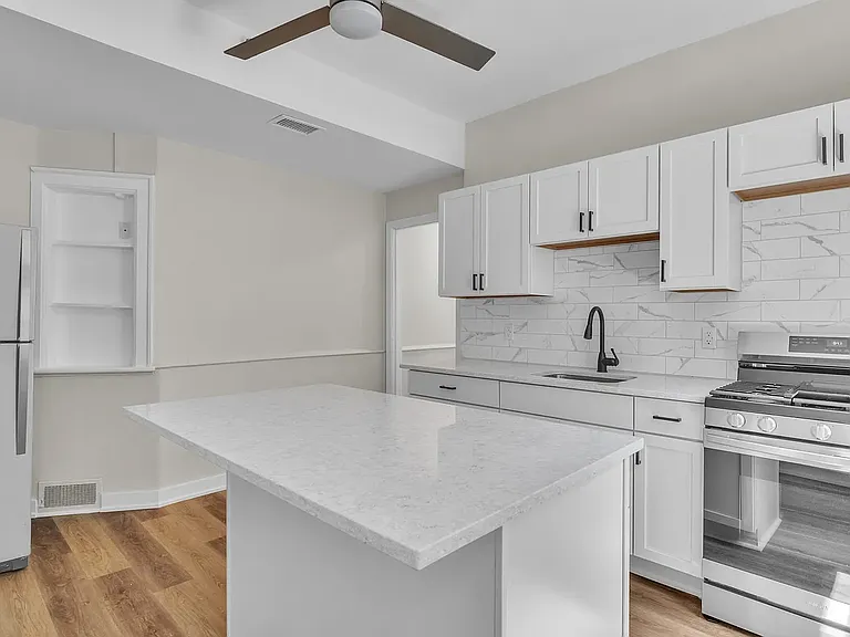 806 Elmwood Ave #2 — Photo 10