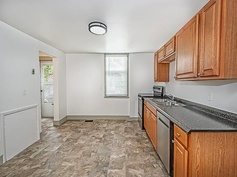 1136 N Euclid Ave #1 — Photo 28