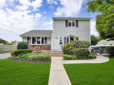 13 Dogwood Street, Farmingdale, NY, 11735