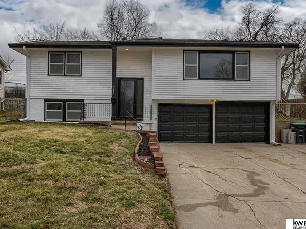 12563 Bartels Dr, Omaha, NE 68137