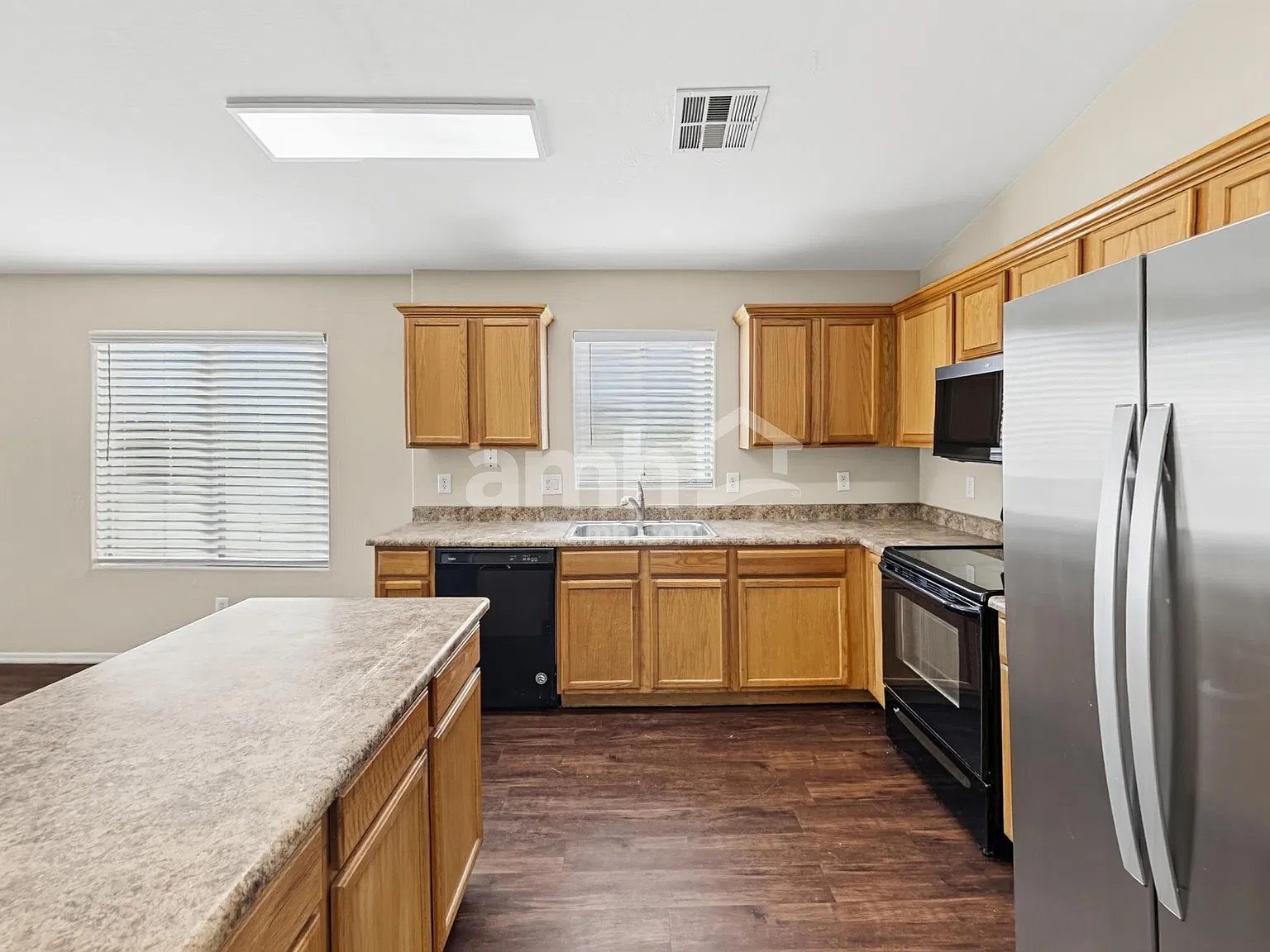 4 bed, 2.0 bath, 1909 sqft, $1,950 — Photo 3